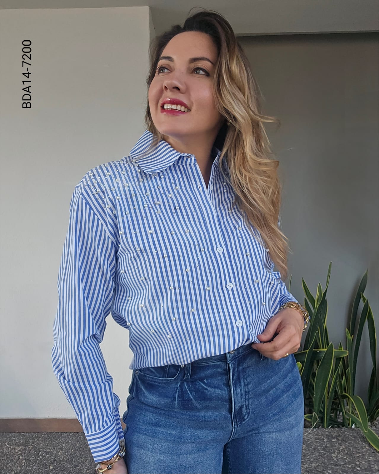 Blusa clásica a rayas cuello camisero  N 7200