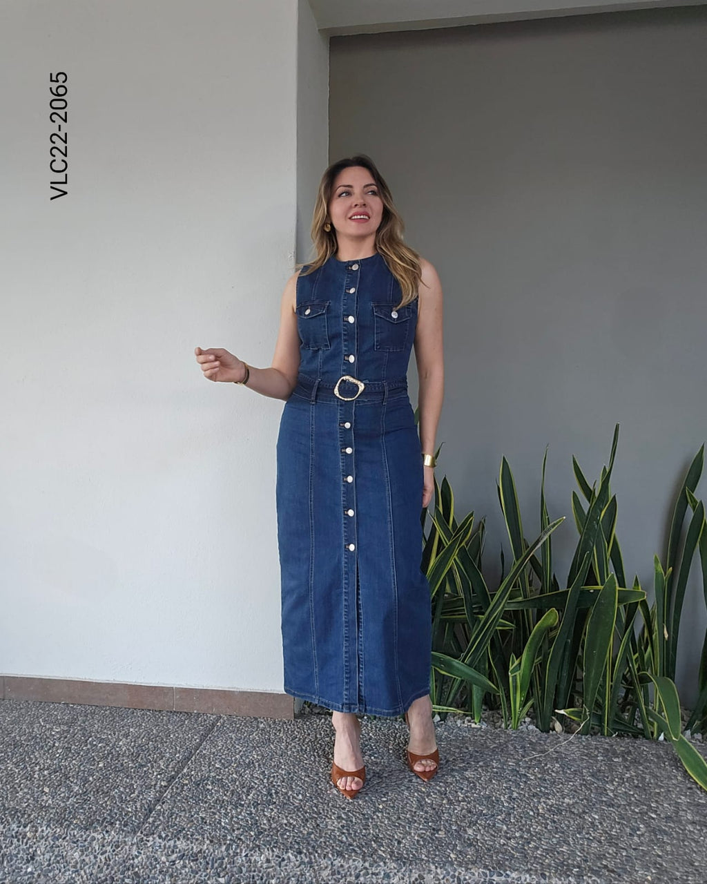 Vestido midi de mezclilla sin mangas V 2065