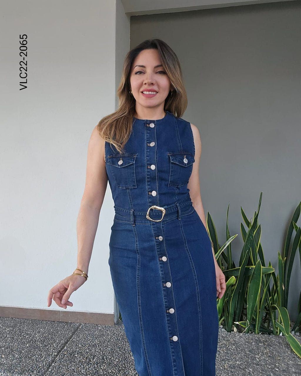 Vestido midi de mezclilla sin mangas V 2065