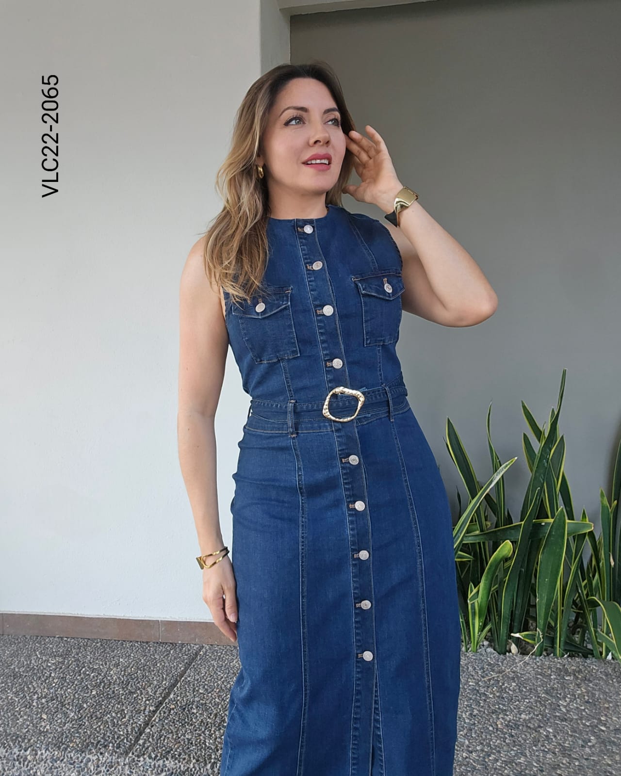 Vestido midi de mezclilla sin mangas V 2065