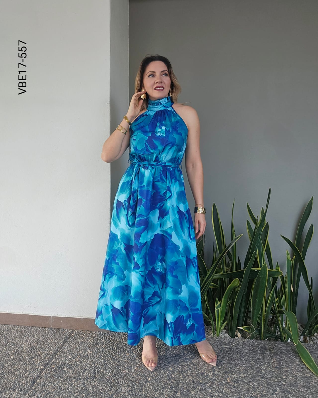 Vestido maxi cuello halter Q 557