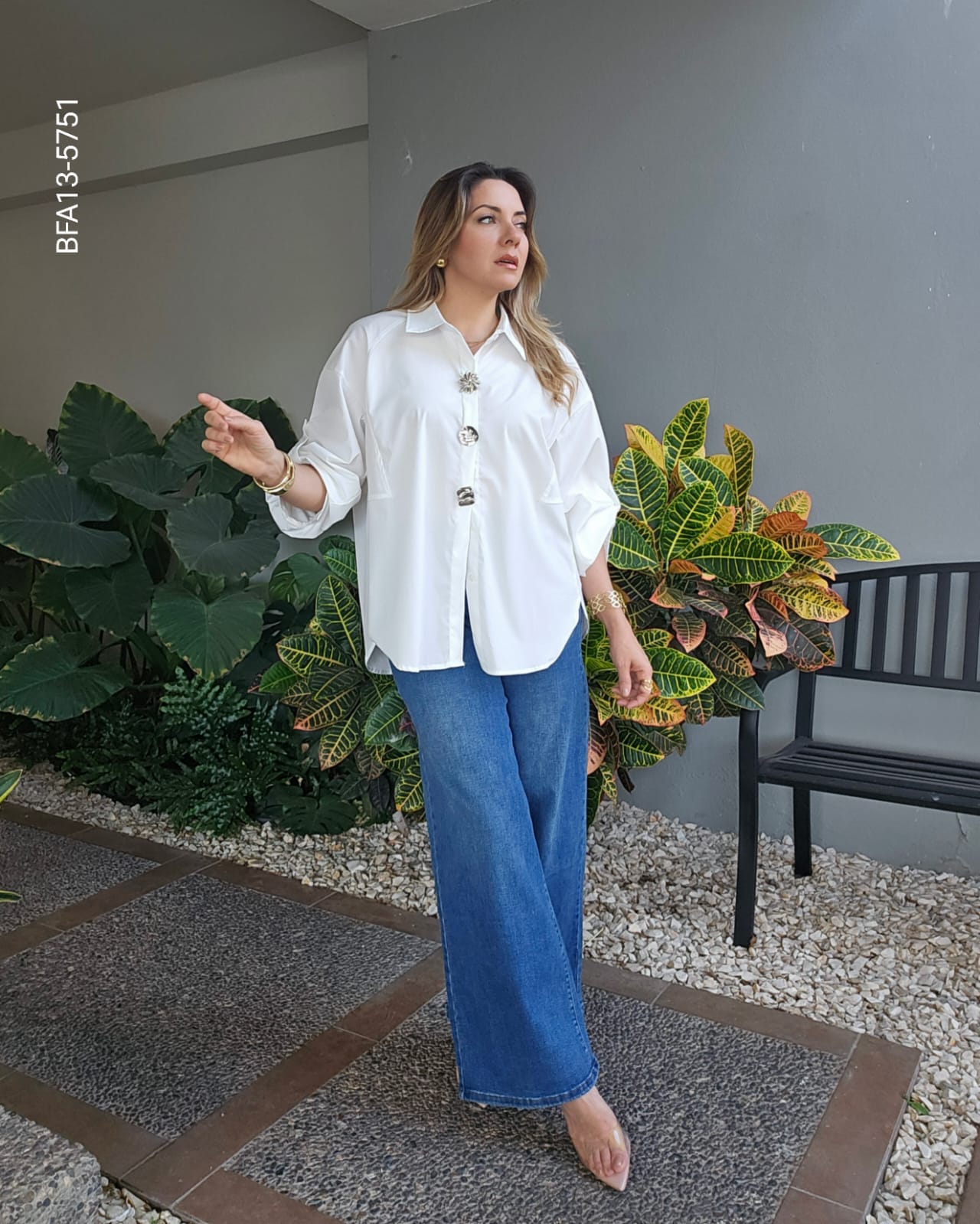 Blusa oversize con botones plateados  M 5751