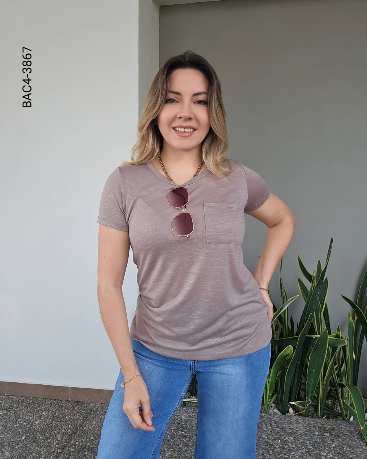 Blusa manga corta bolsillo frontal D 3867
