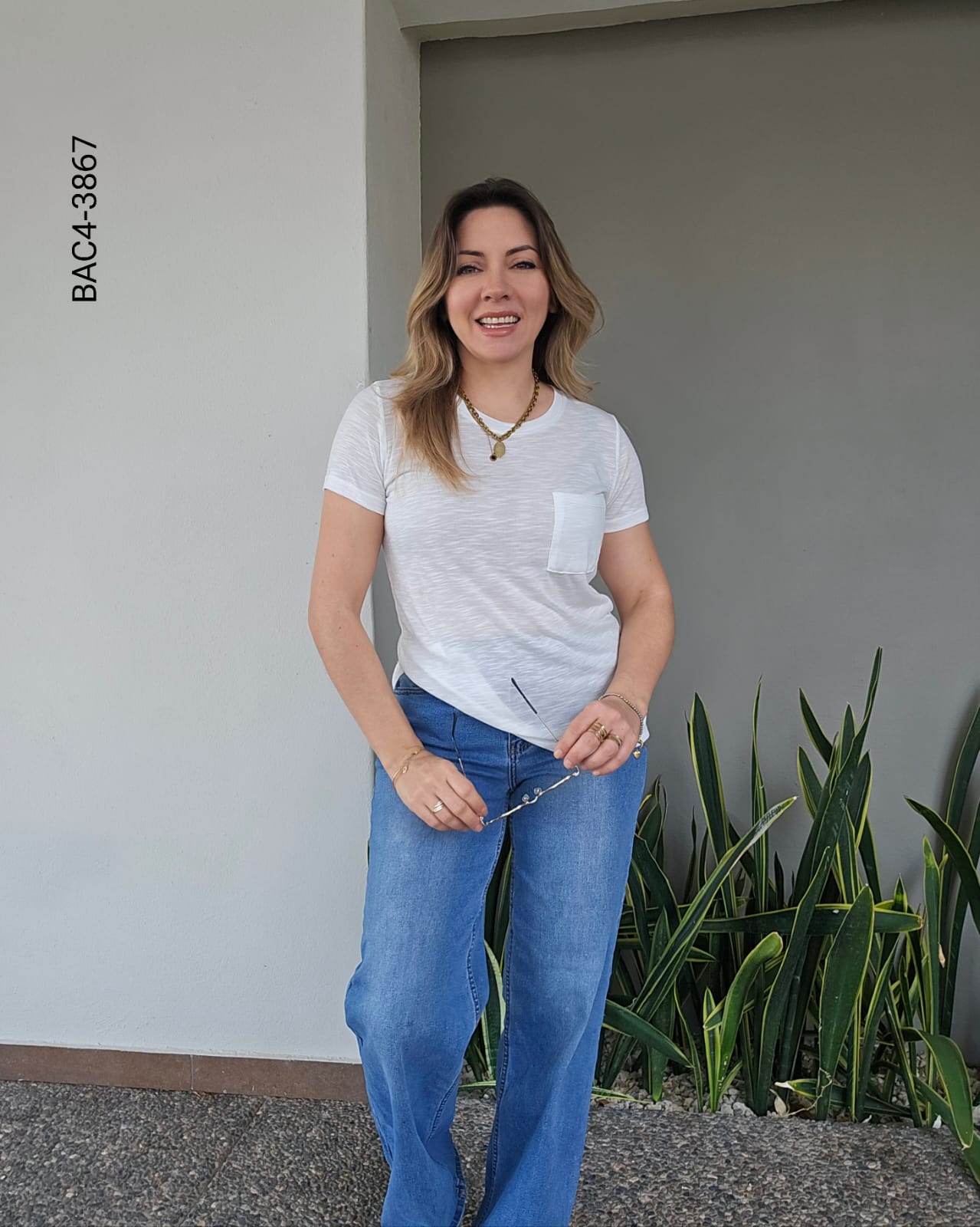 Blusa manga corta bolsillo frontal D 3867