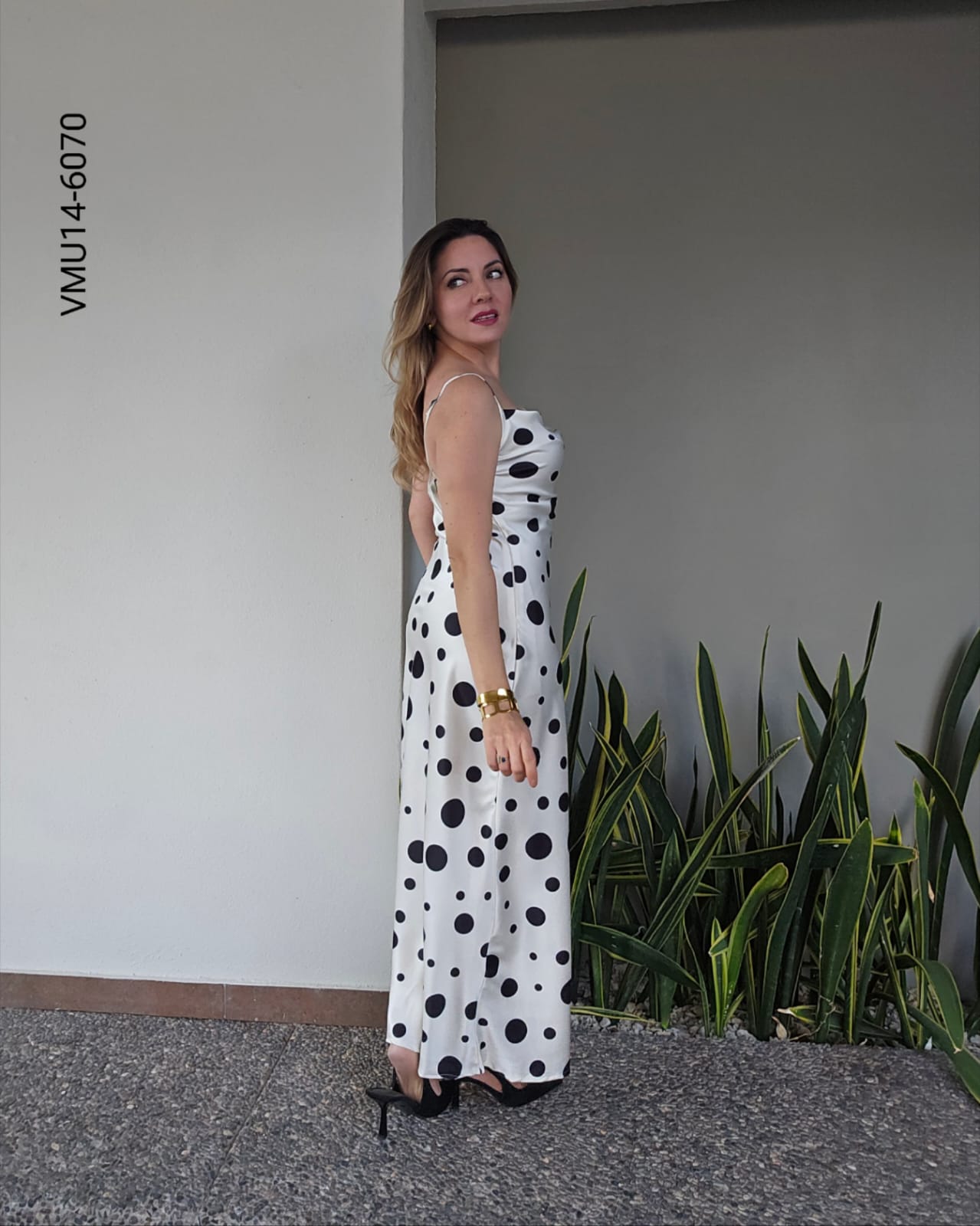 Vestido largo diseño lunares negros N 6070