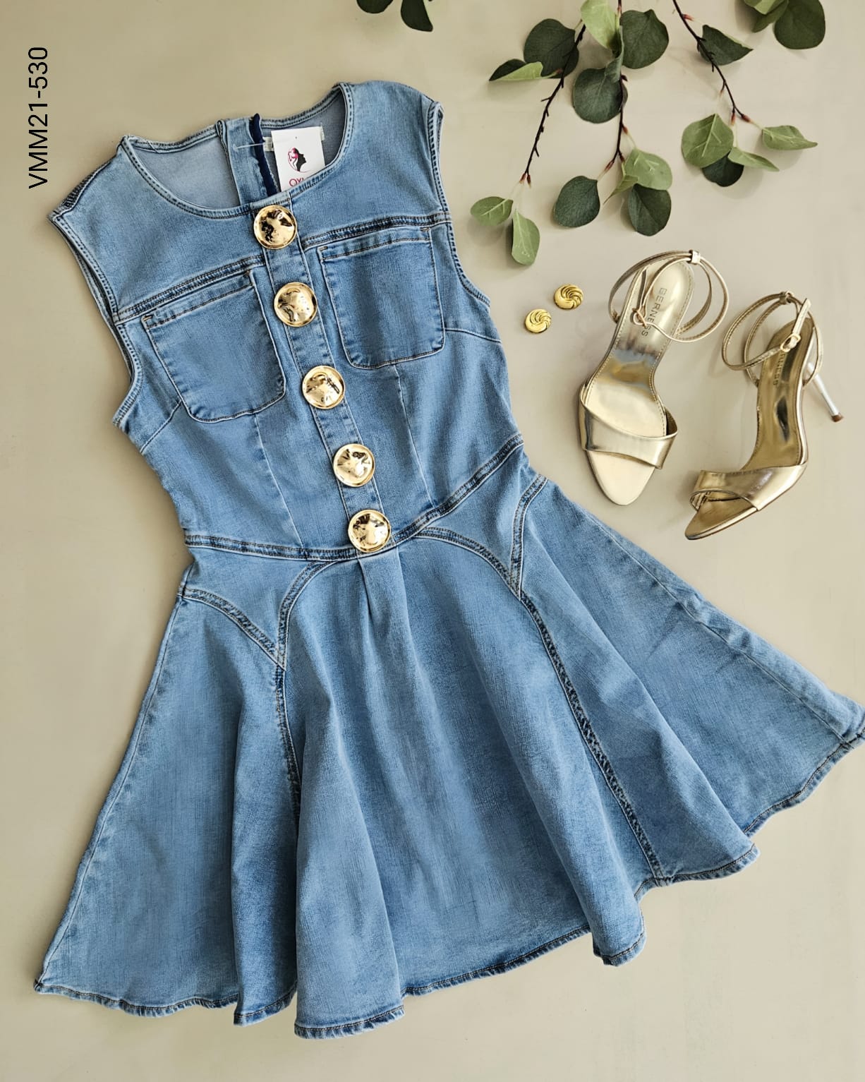Vestido corto de mezclilla sin mangas U 530