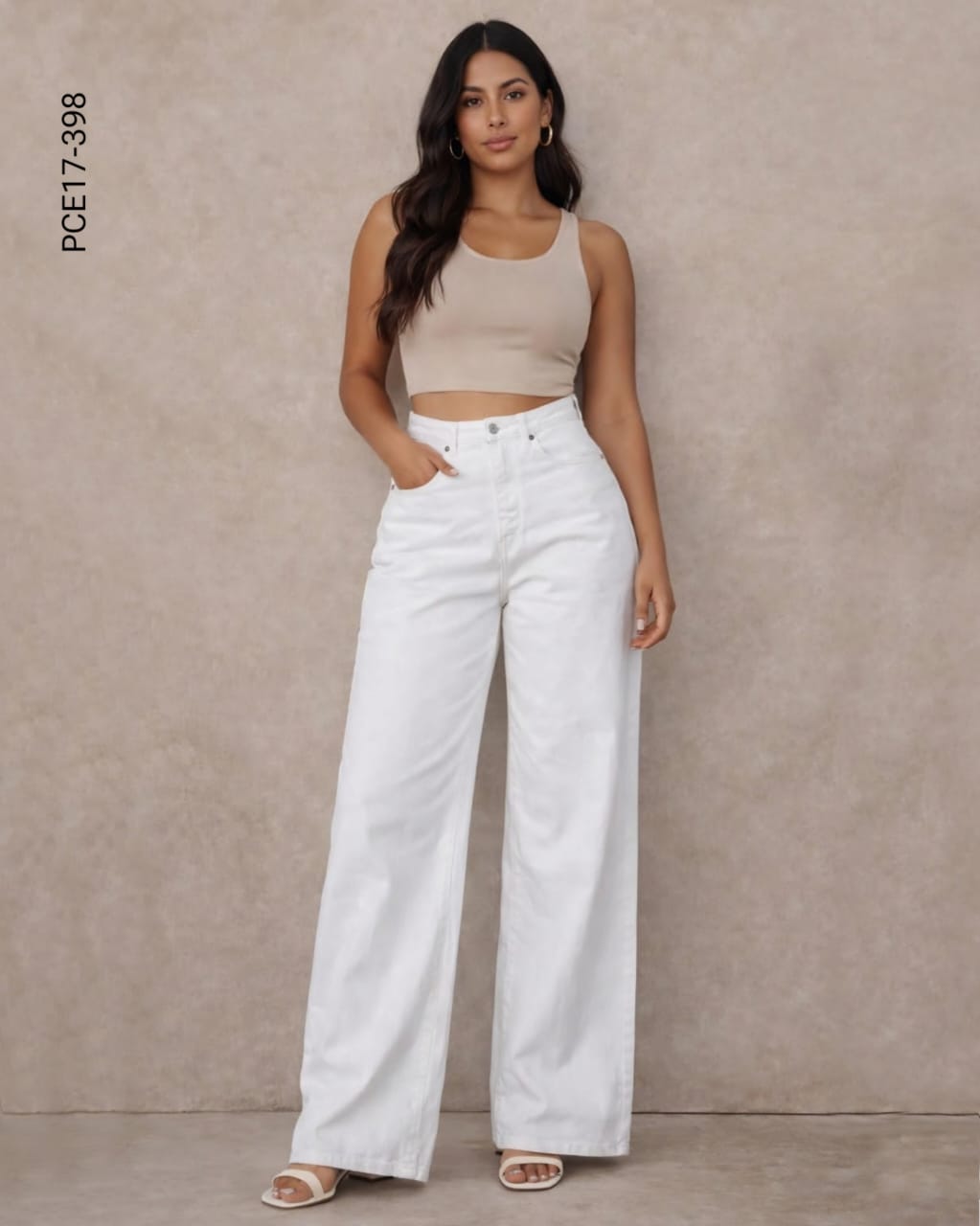 Jeans de corte ancho y tiro alto en color blanco Q 398