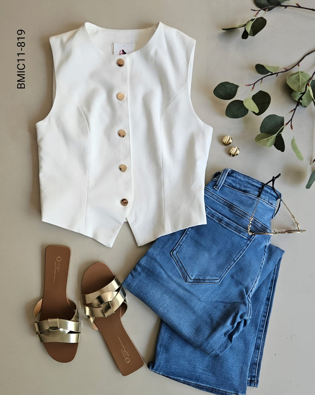 Blusa chaleco cuello redondo botón dorado K 819