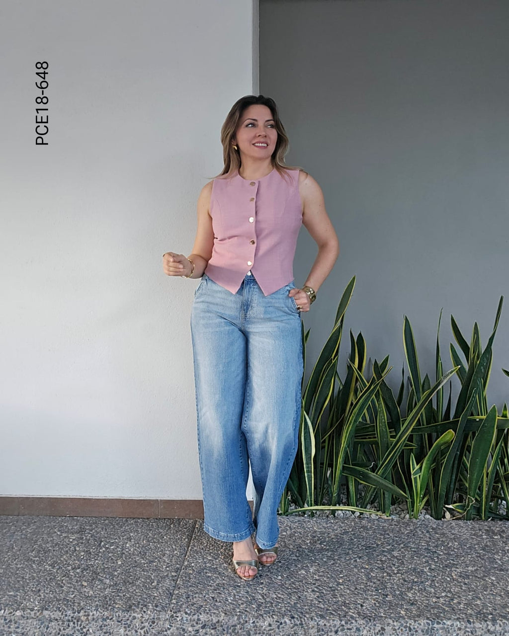 Pantalón de mezclilla tiro alto R 648