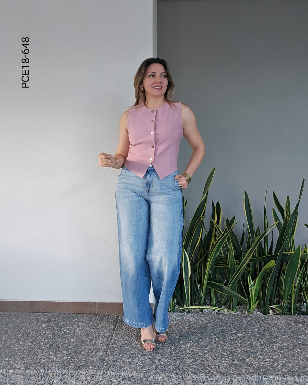 Pantalón de mezclilla tiro alto R 648