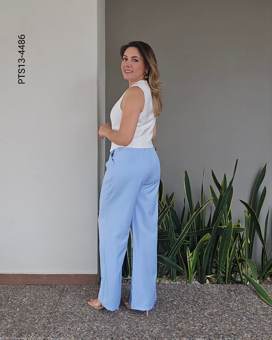Pantalón tiro alto palazzo cinto hebilla dorada M 4486