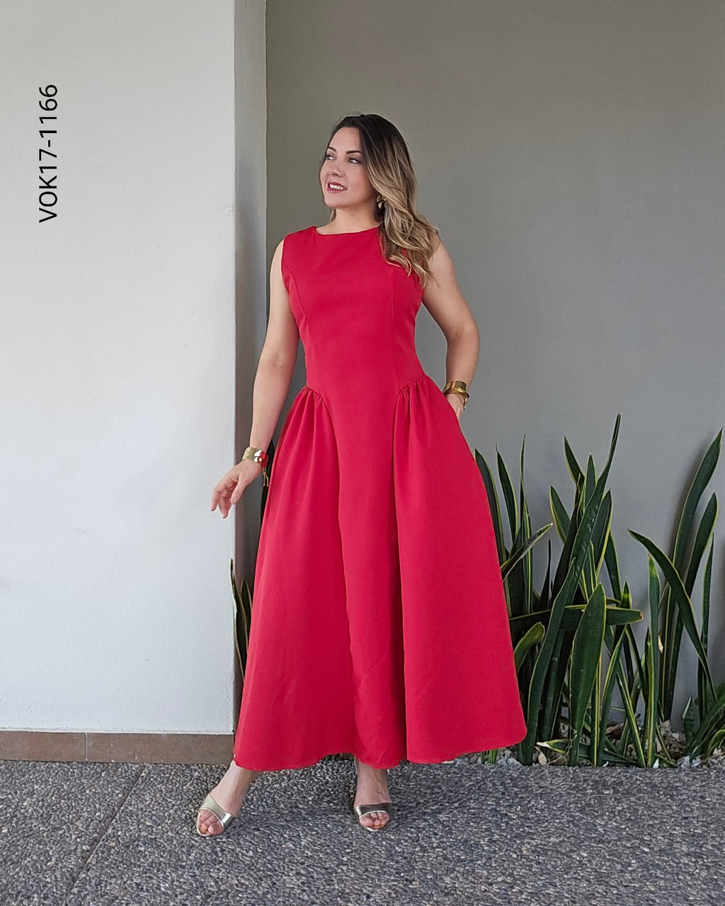 Vestido Maxilargo Rojo con Volumen y Bolsillos Q 1166
