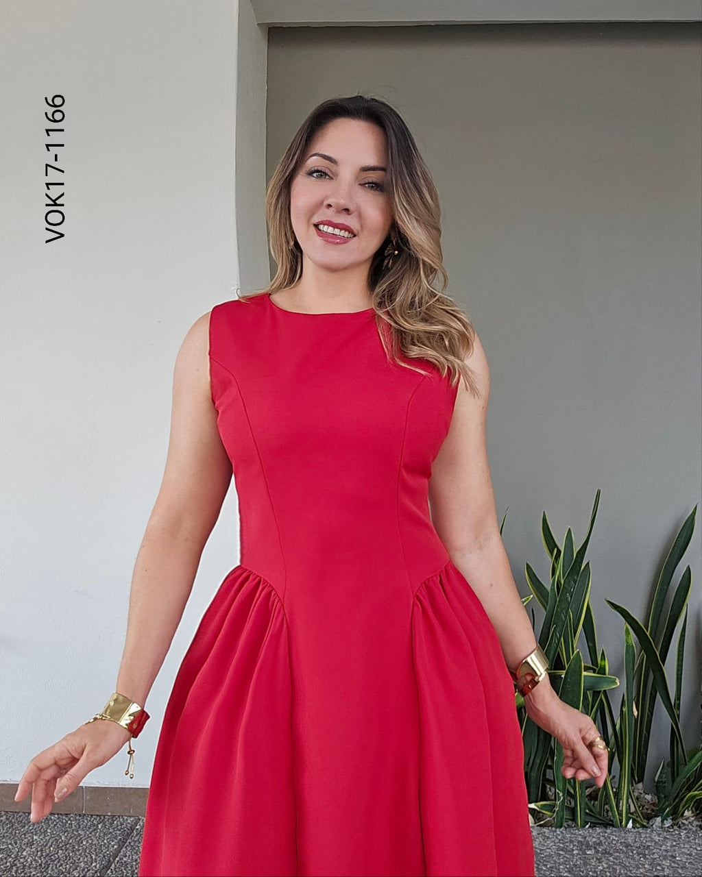 Vestido Maxilargo Rojo con Volumen y Bolsillos Q 1166