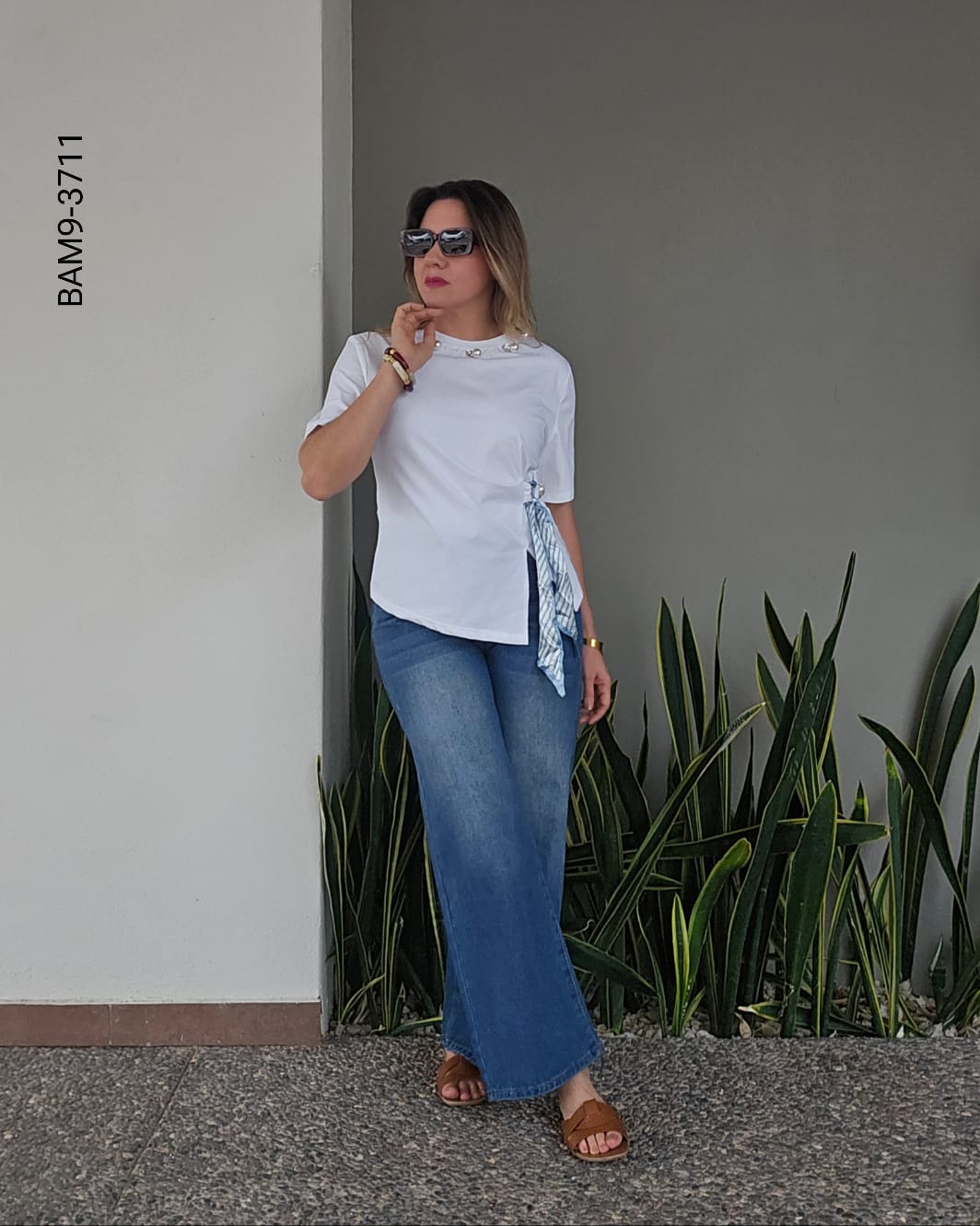 Blusa lazo lateral aplicación de perlas I 3711