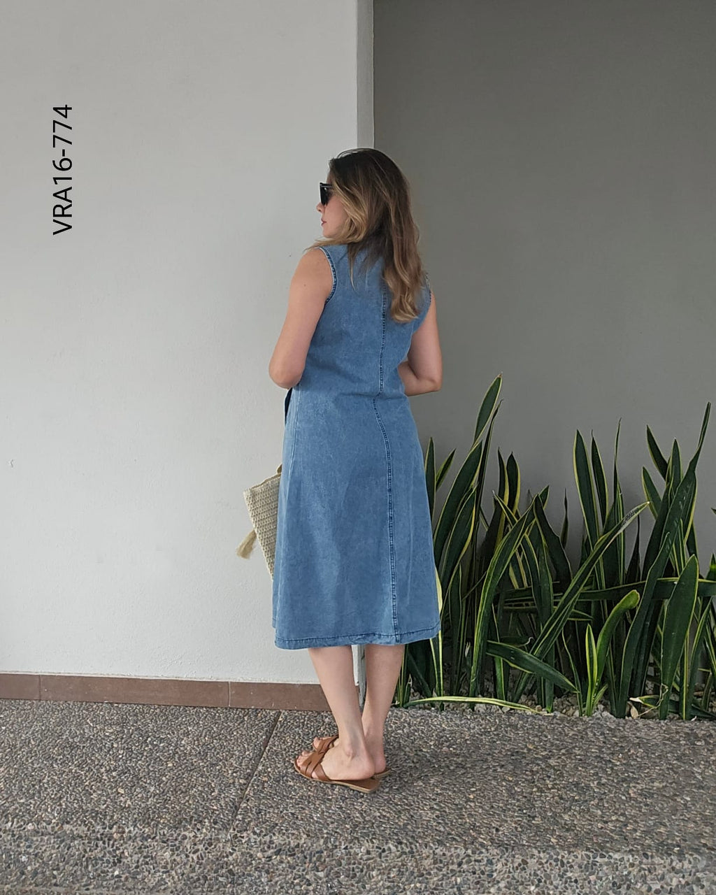 Vestido midi silueta clásica camisero  P 772
