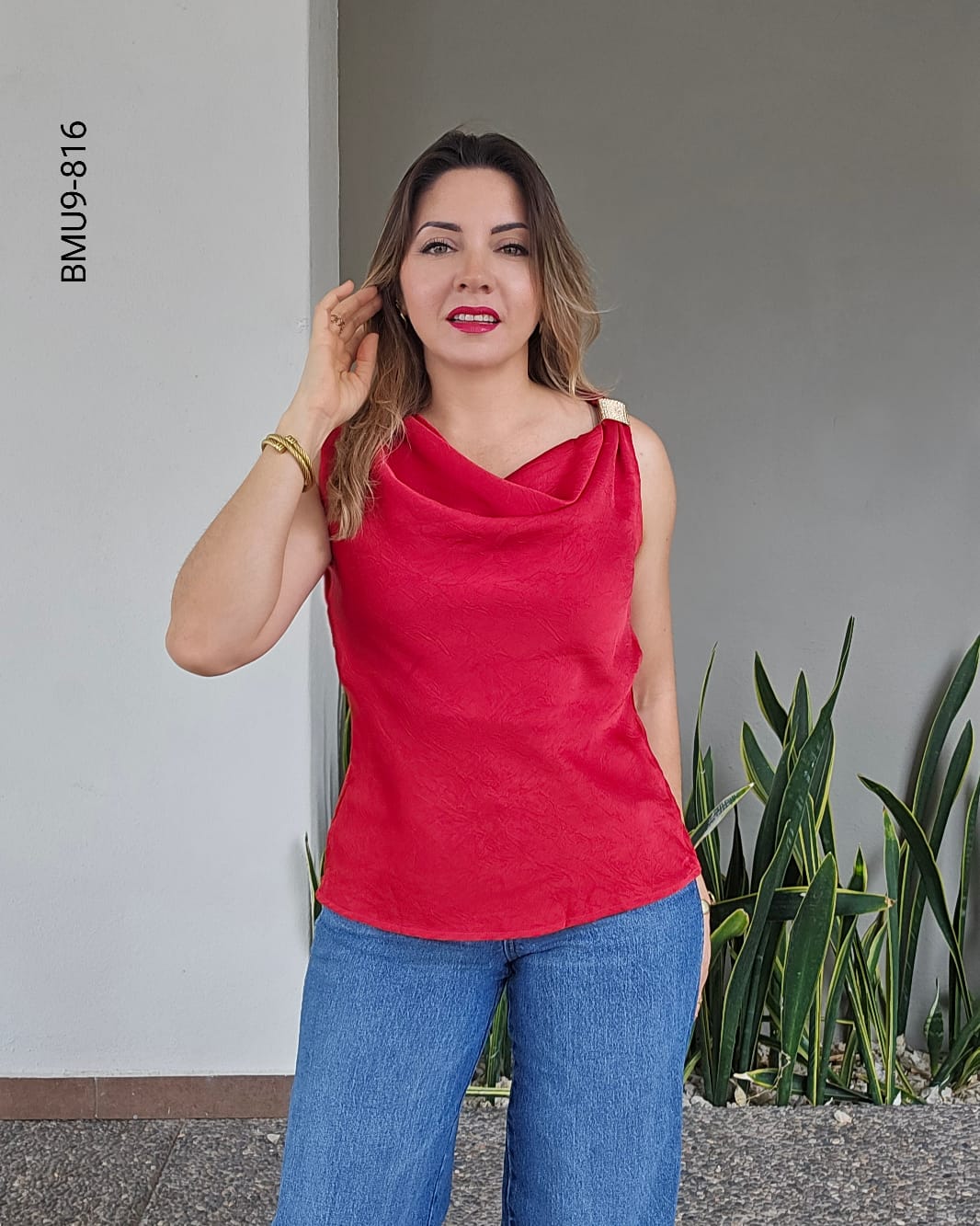 Blusa escote drapeado sin mangas I 816