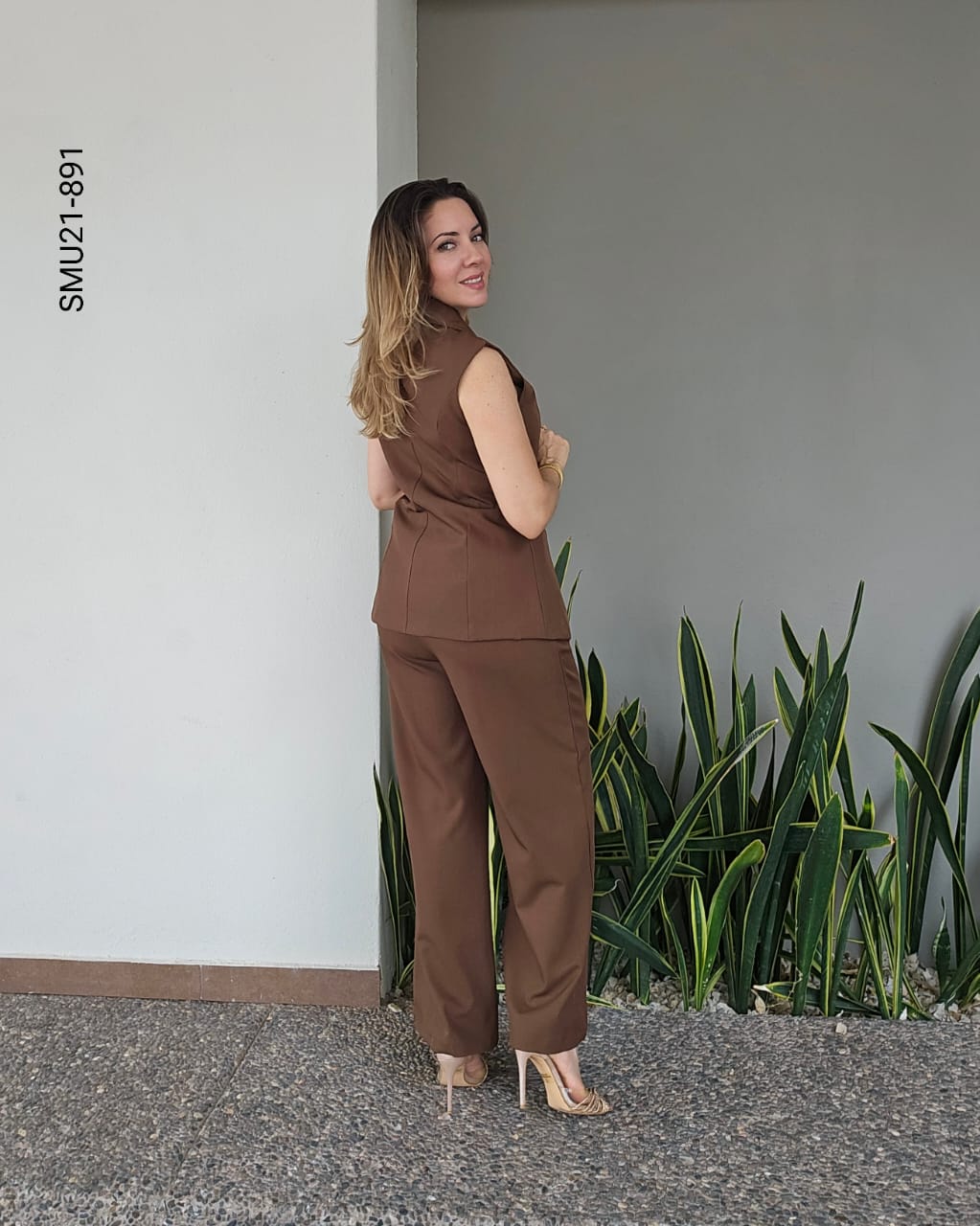 Set de chaleco y pantalón wide leg U 891