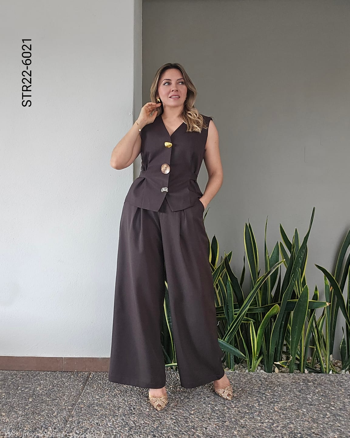 Set de chaleco y pantalón pierna ancha V 6021
