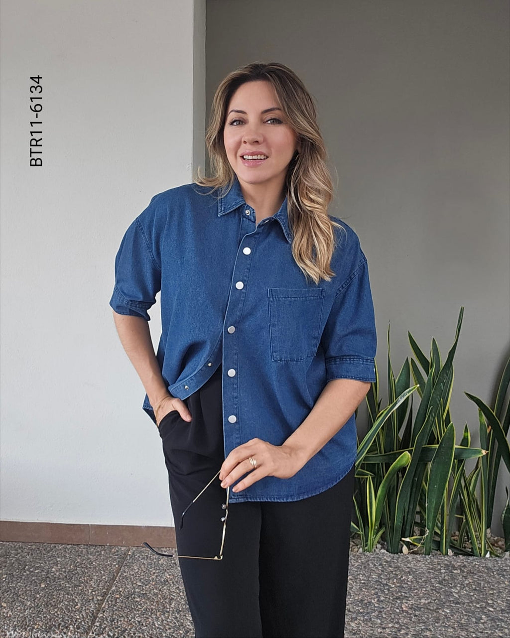 Blusa de mezclilla estilo relajado  K 6134