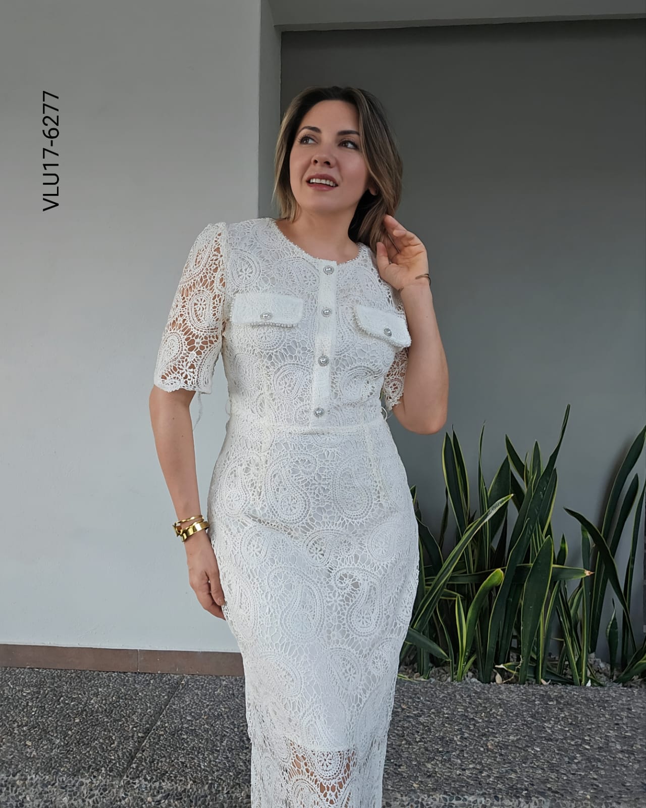 Vestido largo de encaje  Q 6277