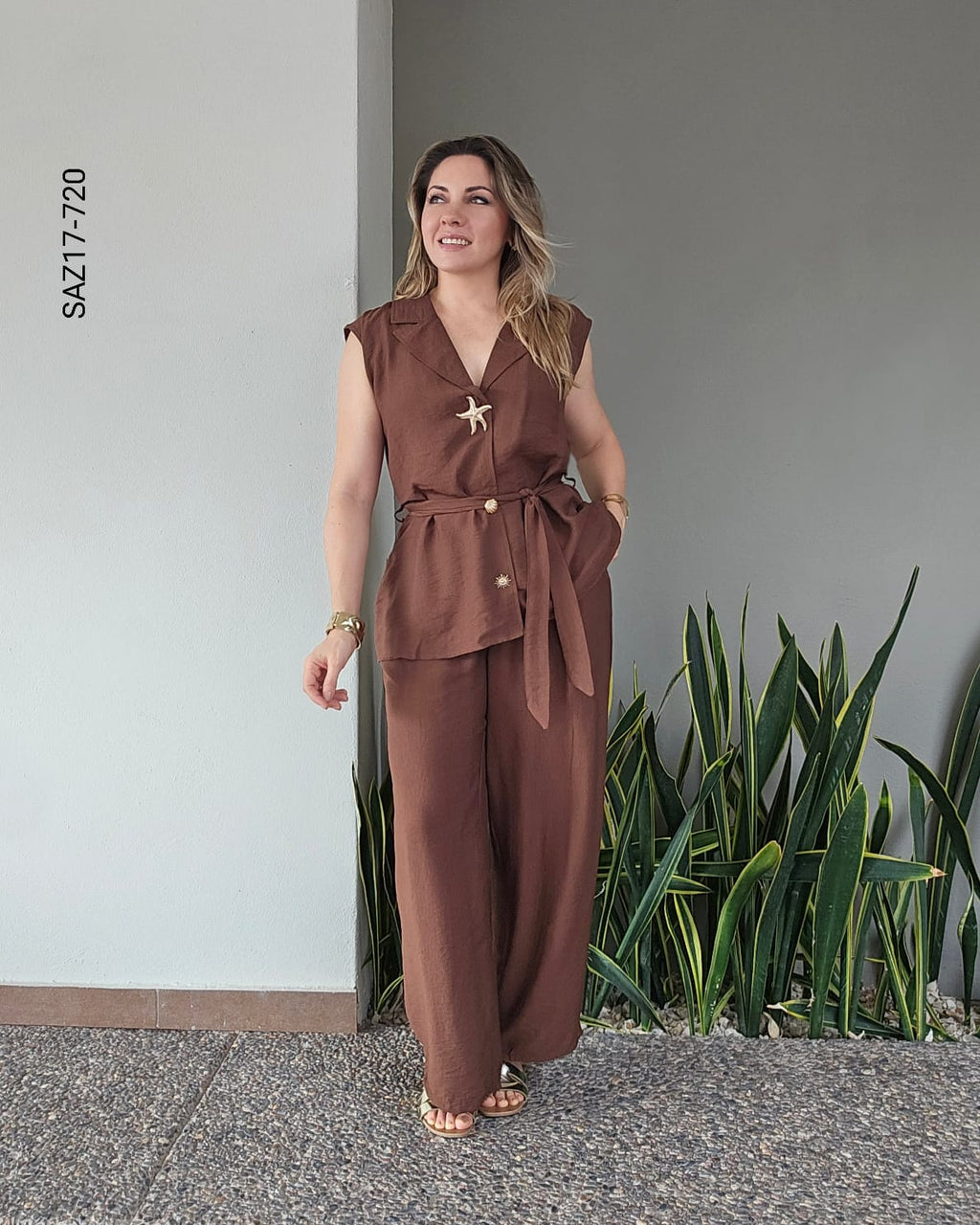 Set de blusa sin manga y pantalón  Q 720