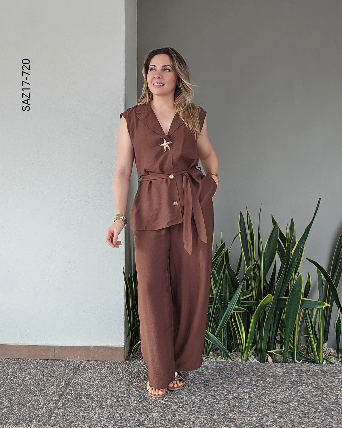 Set de blusa sin manga y pantalón  Q 720