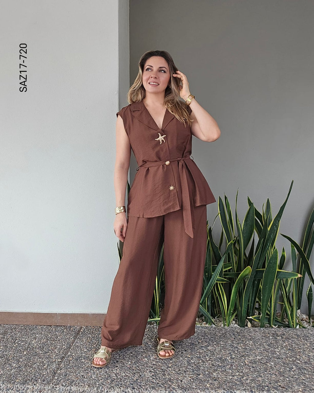 Set de blusa sin manga y pantalón  Q 720