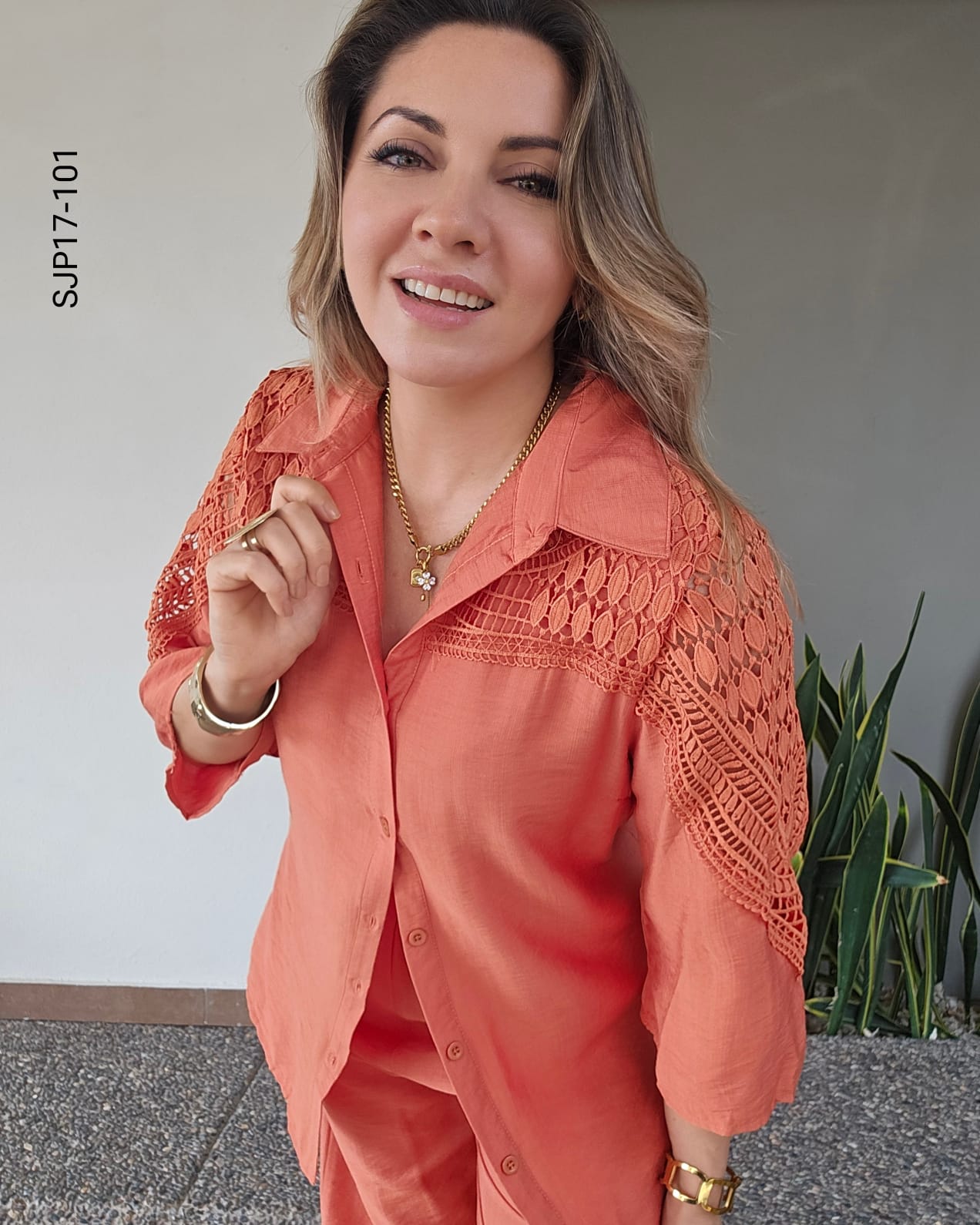 Set de blusa manga tres cuartos y pantalón Q 101