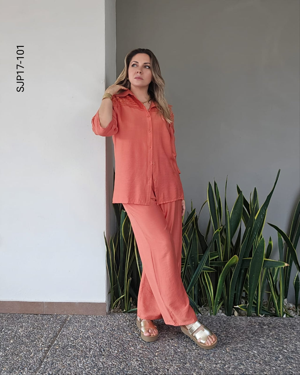 Set de blusa manga tres cuartos y pantalón Q 101