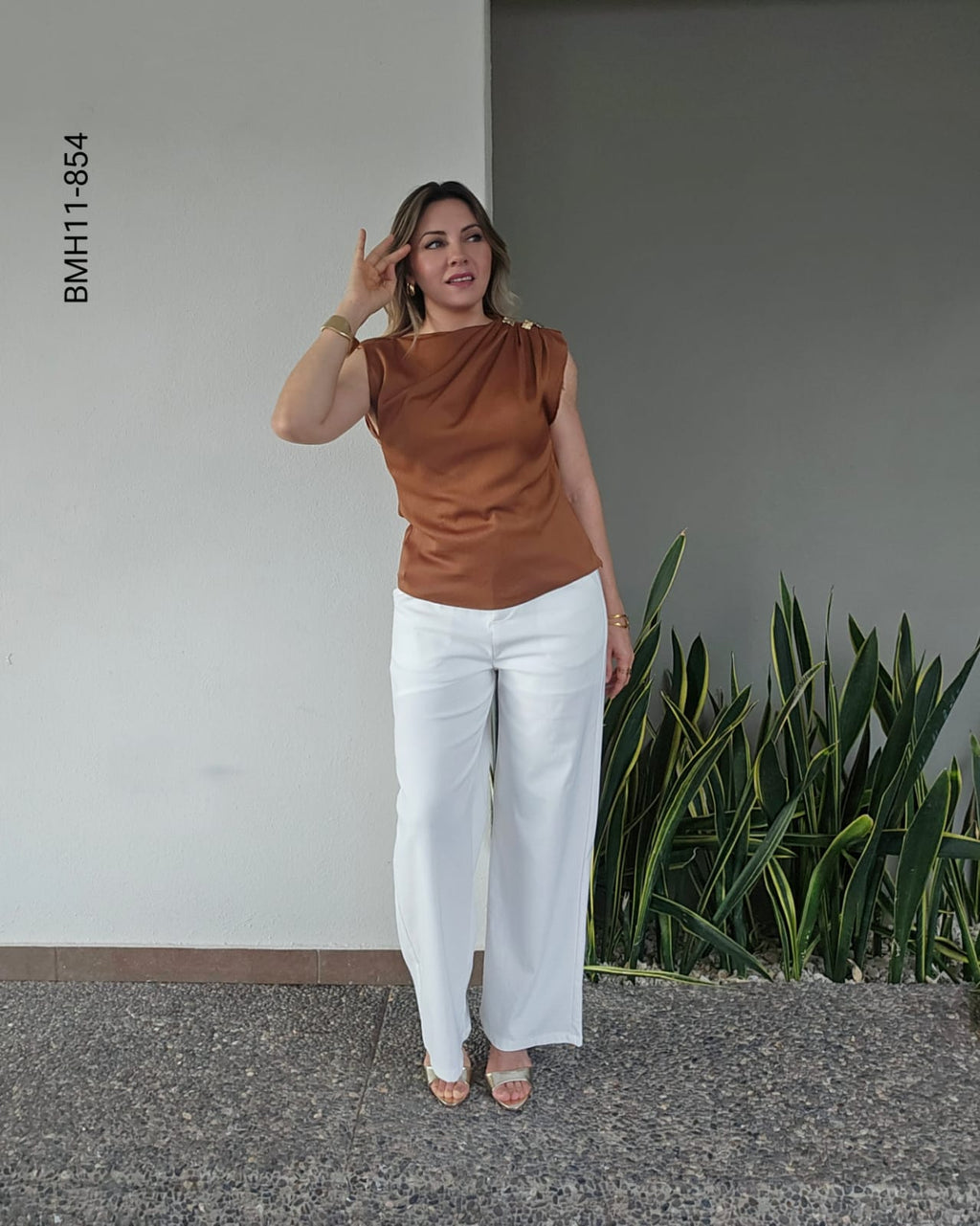 Blusa sin mangas escote drapeado K 854