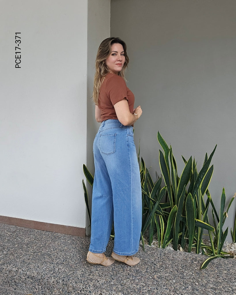 Jeans Wide Leg de Tiro Alto en Denim Claro Q 371