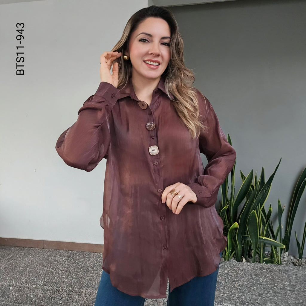 Blusa camisera translúcida con botones artesanales K 943