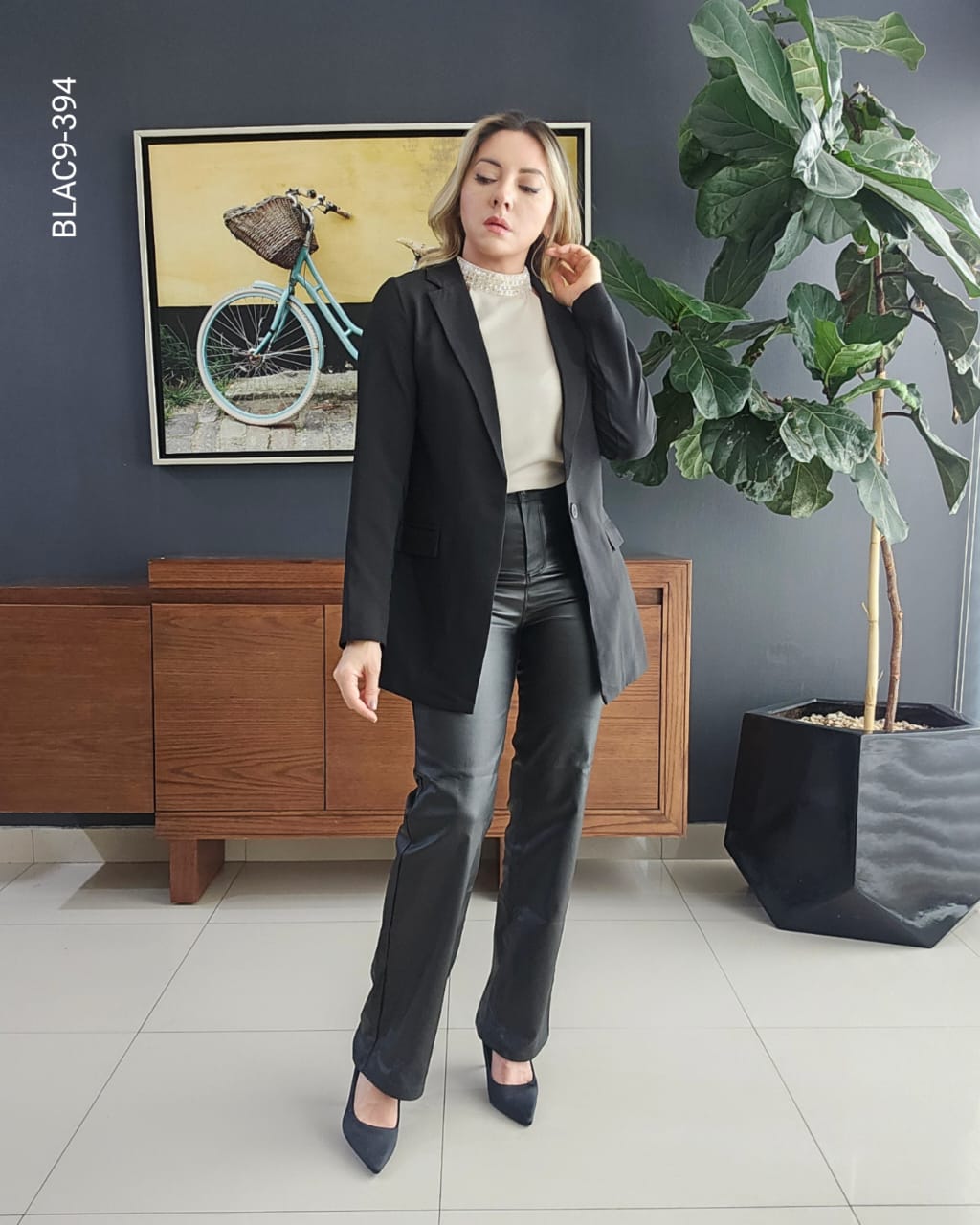 Blazer con botón negro I 394