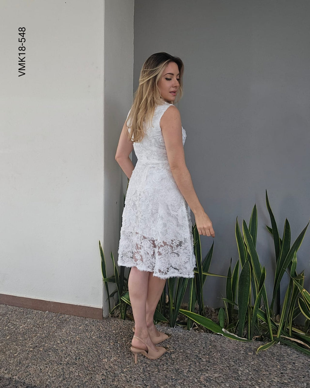 Vestido encaje sin manga R 548