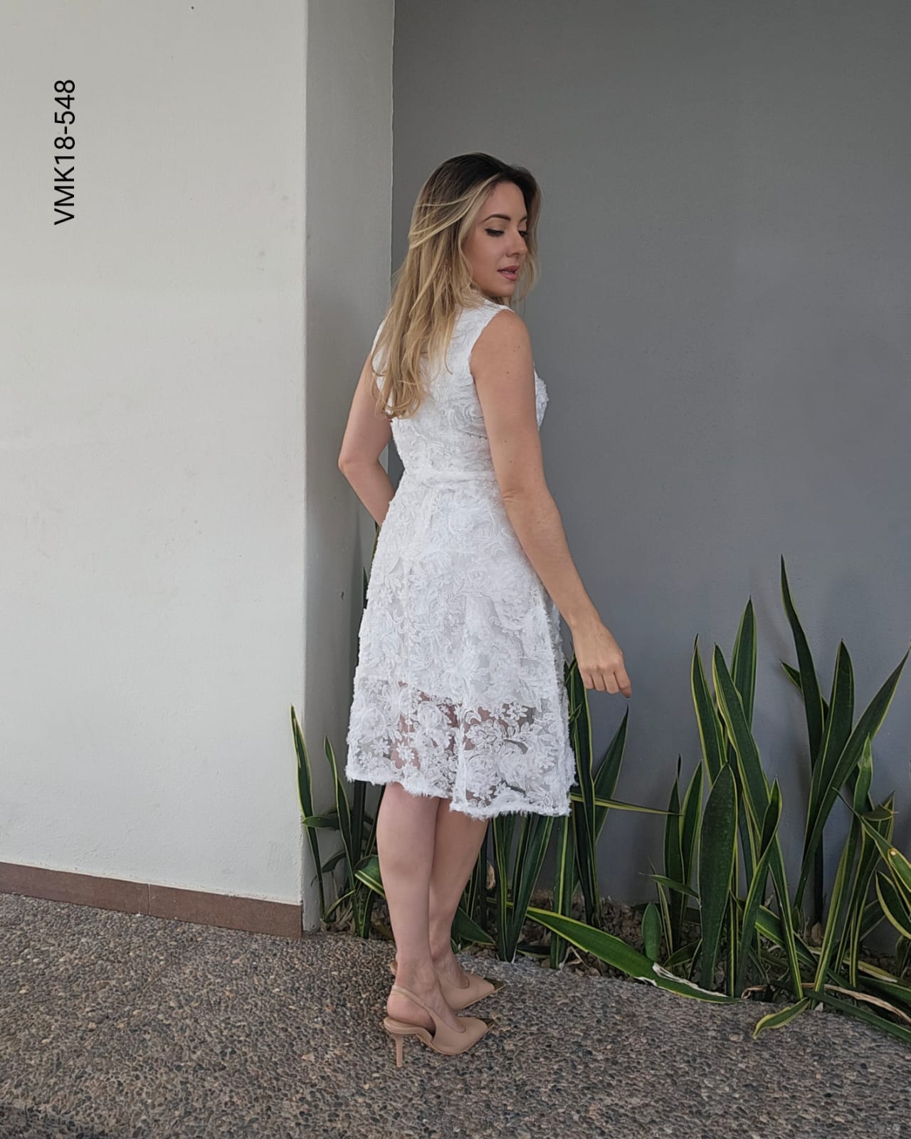 Vestido encaje sin manga R 548