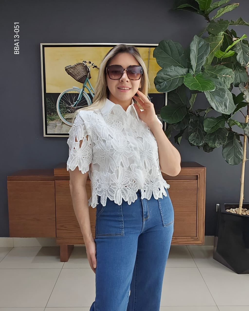 Blusa de encaje corte crop M 051