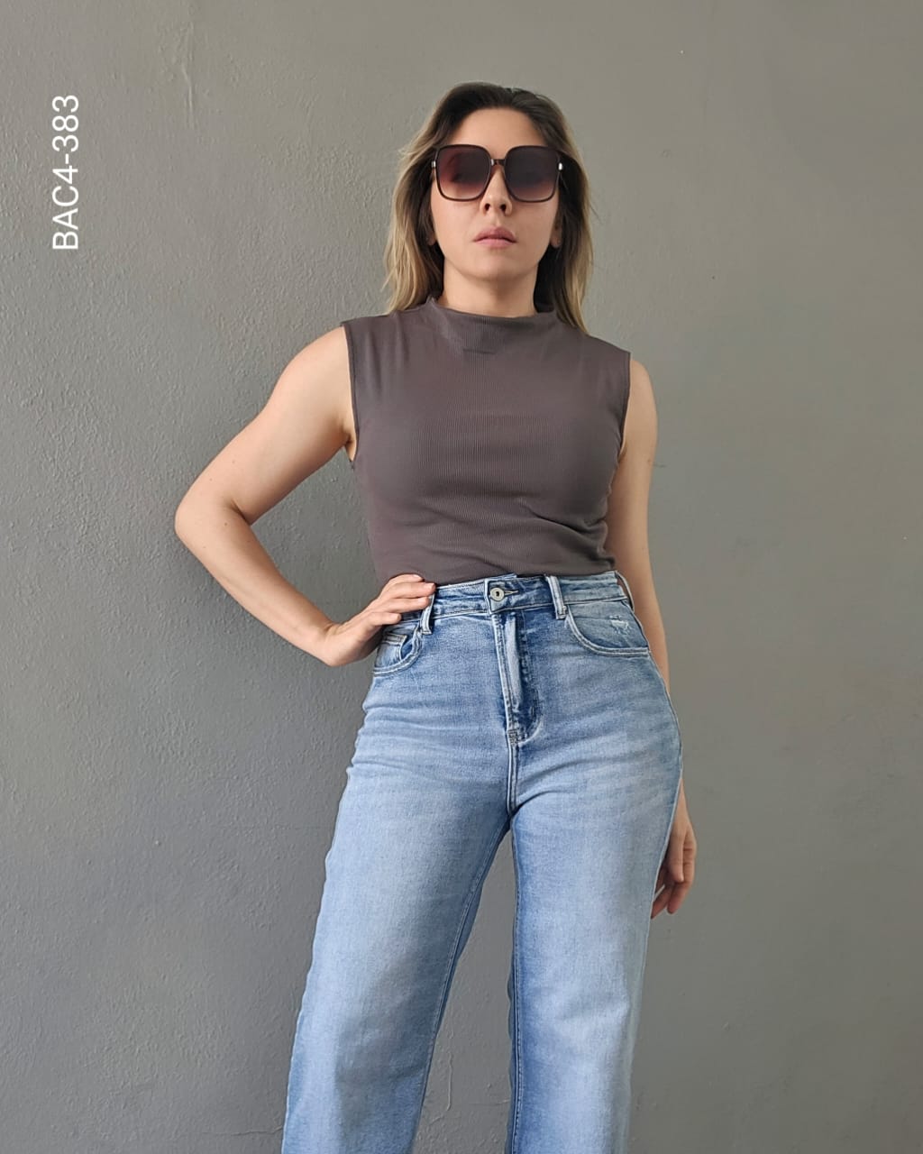 Blusa basica cuello redondo D 383