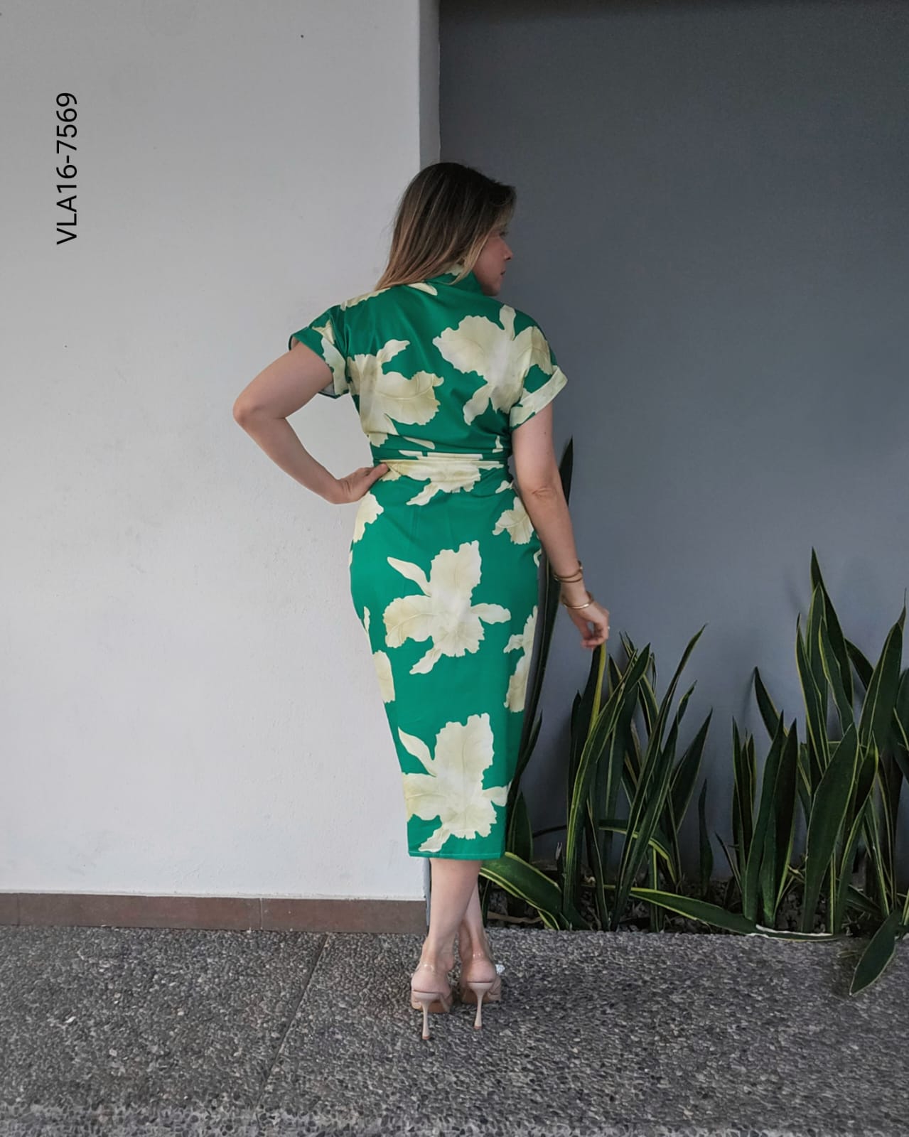 Vestido midi drapeado manga corta Q 7569