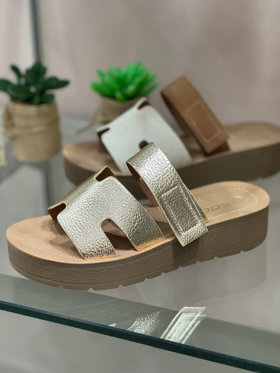 Sandalia con detalle H TONYA
