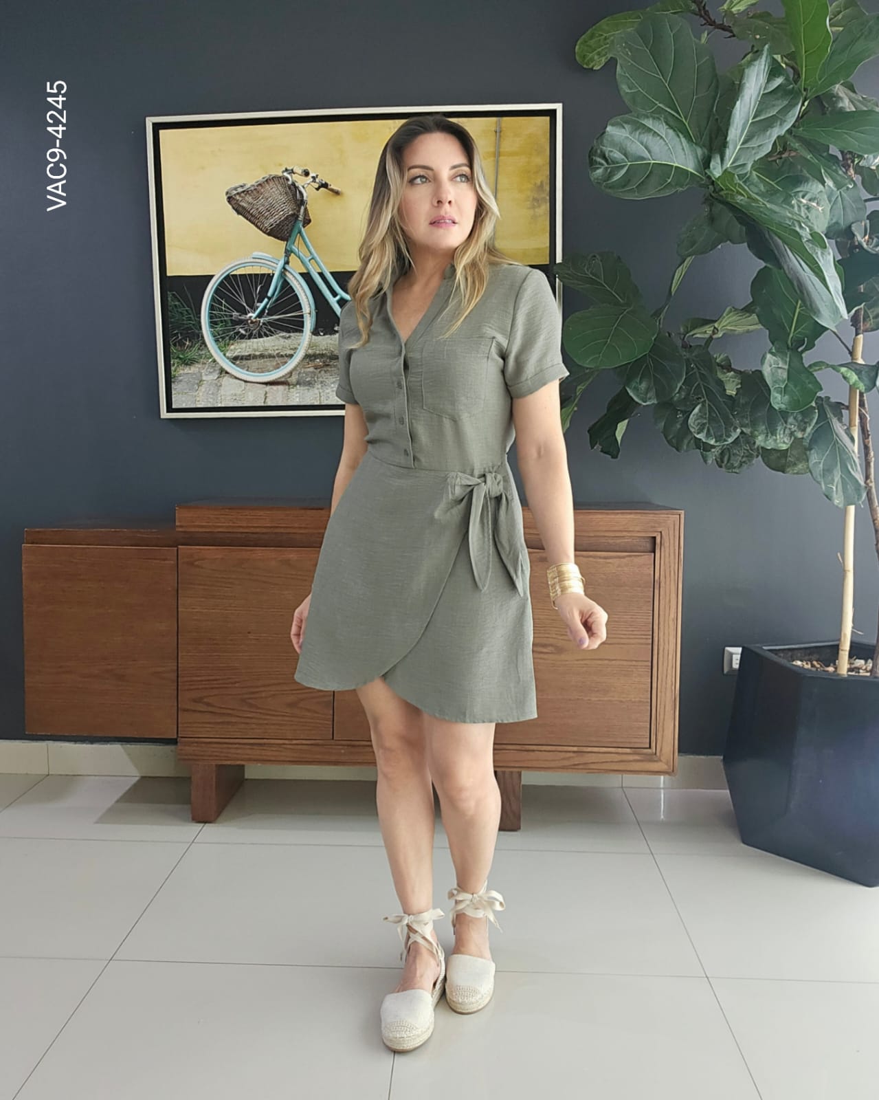 Vestido corto cruzado con lazo lateral I 4245
