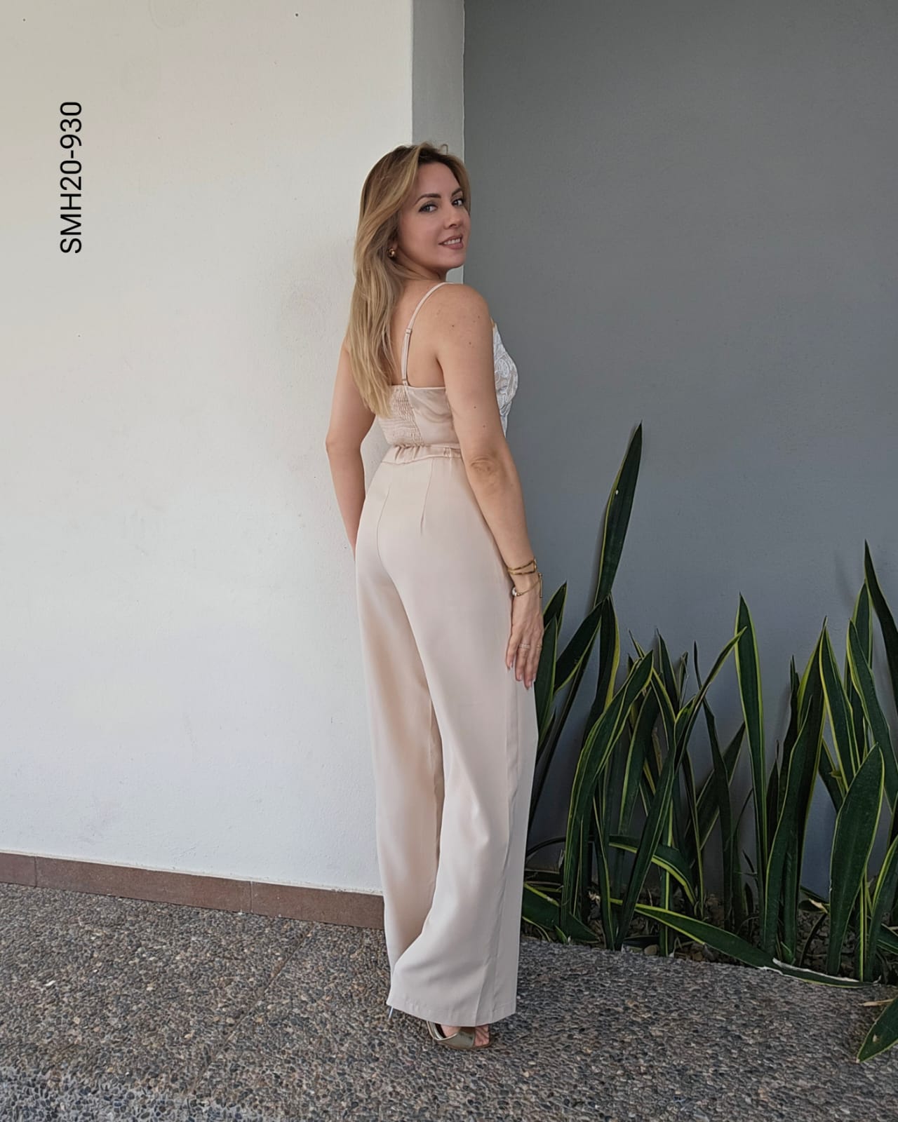 Conjunto de blusa de tirante y pantalon T 930