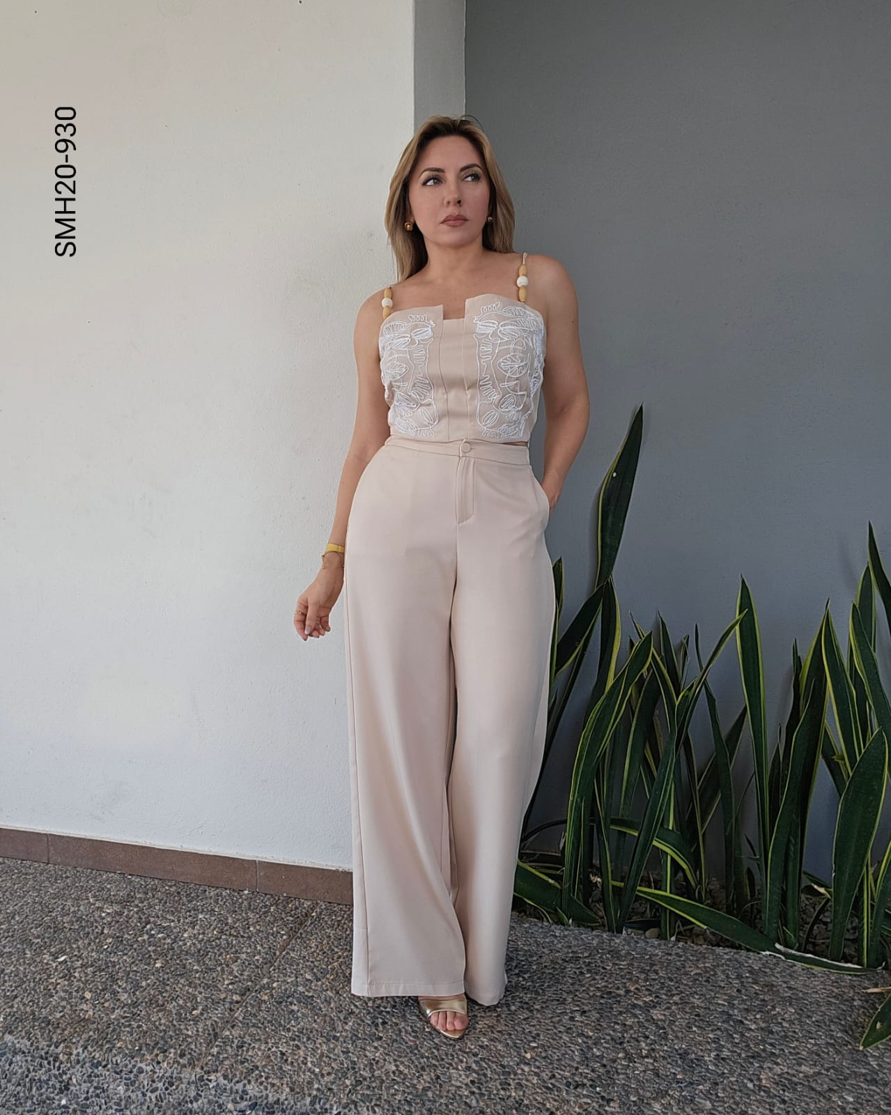 Conjunto de blusa de tirante y pantalon T 930
