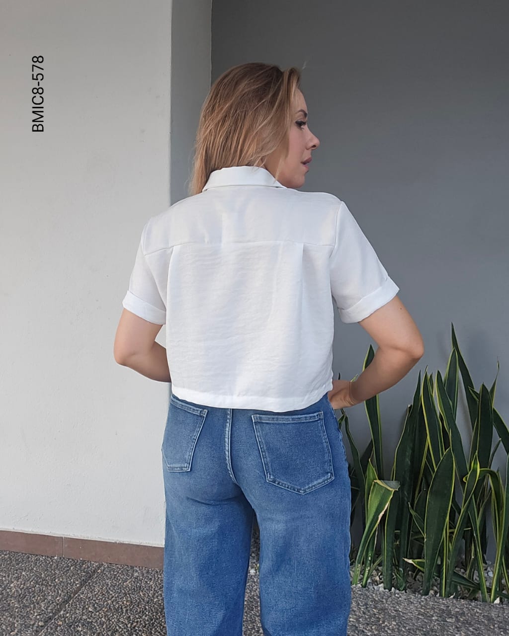 Blusa camisera corte crop H 578