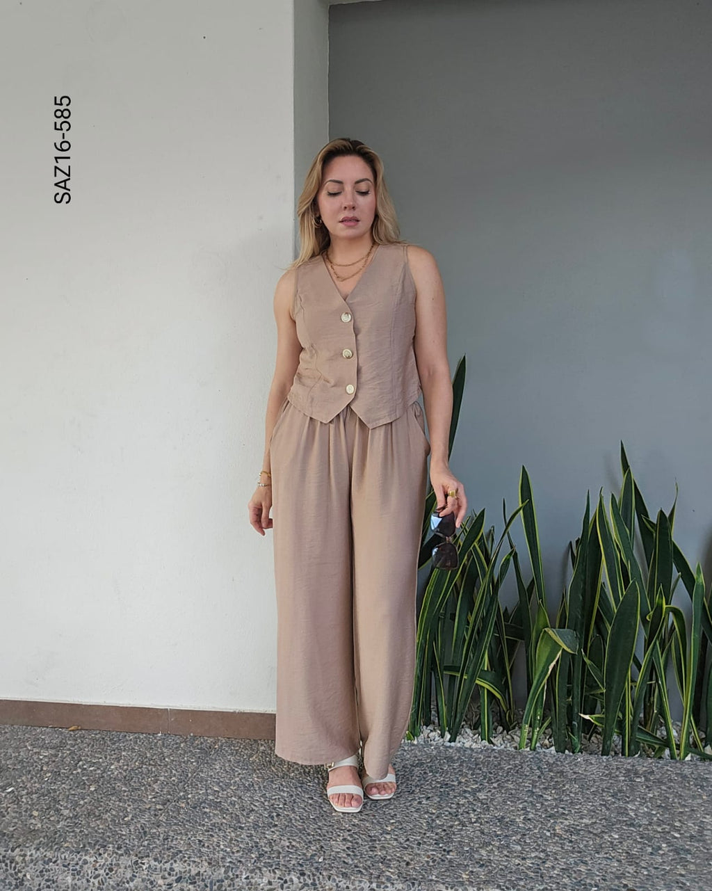 Set de chaleco tres botones  y pantalón P 585