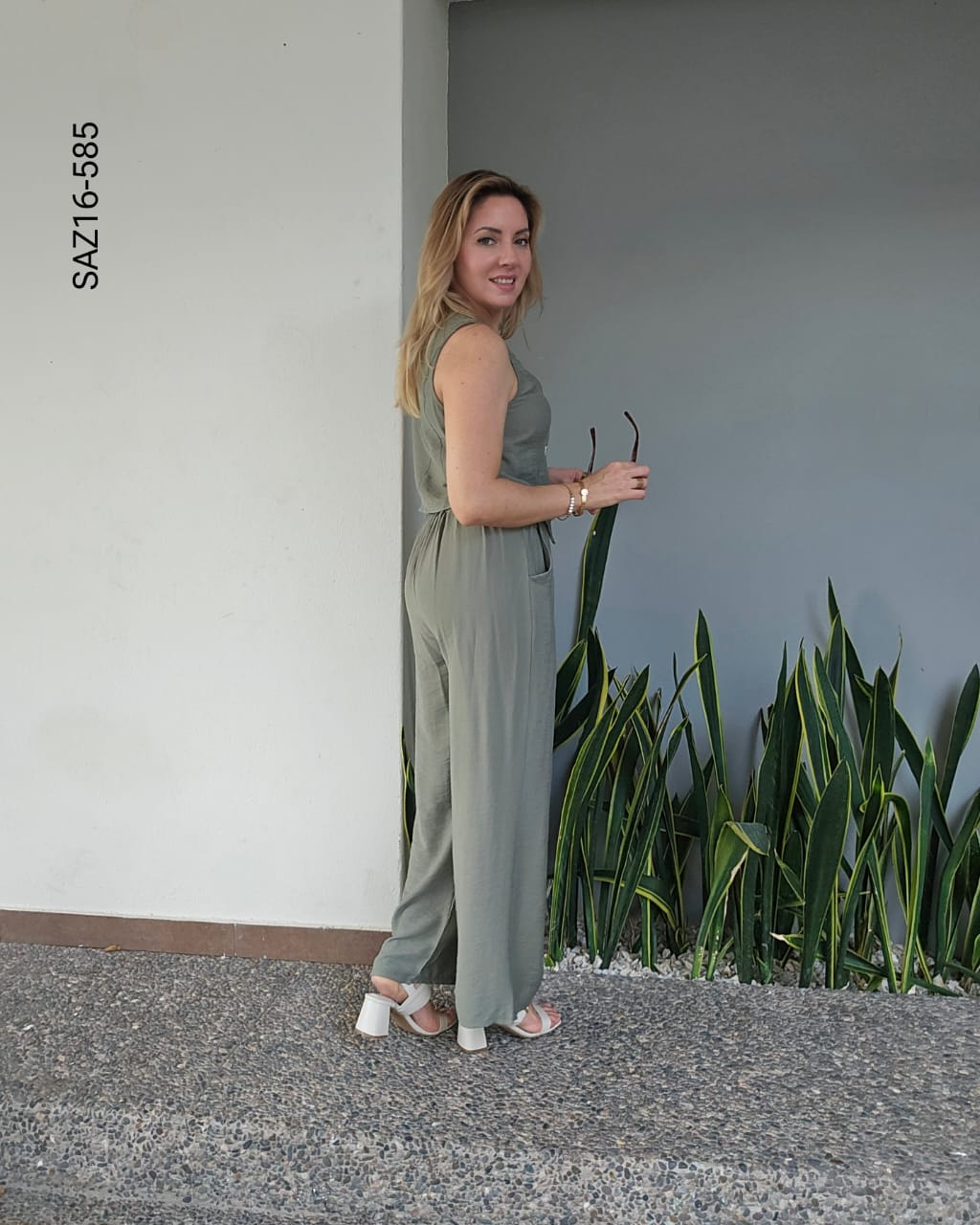 Set de chaleco tres botones  y pantalón P 585