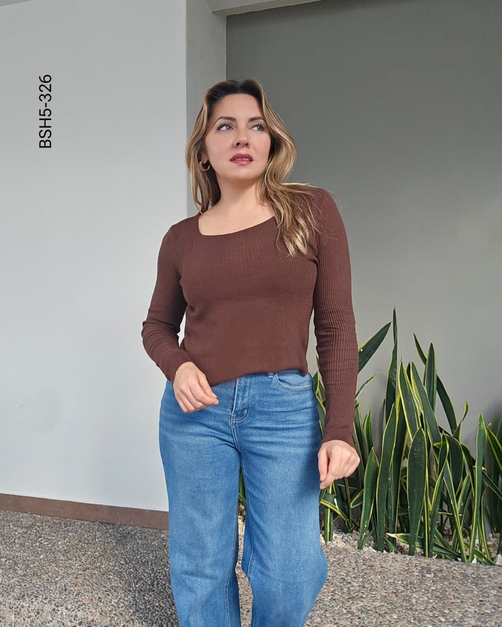 Blusa manga larga escote cuadrado E 326