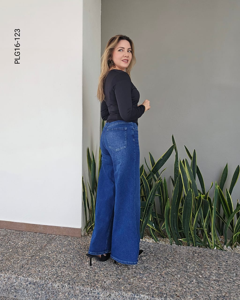 Pantalón de mezclilla wide leg P 123
