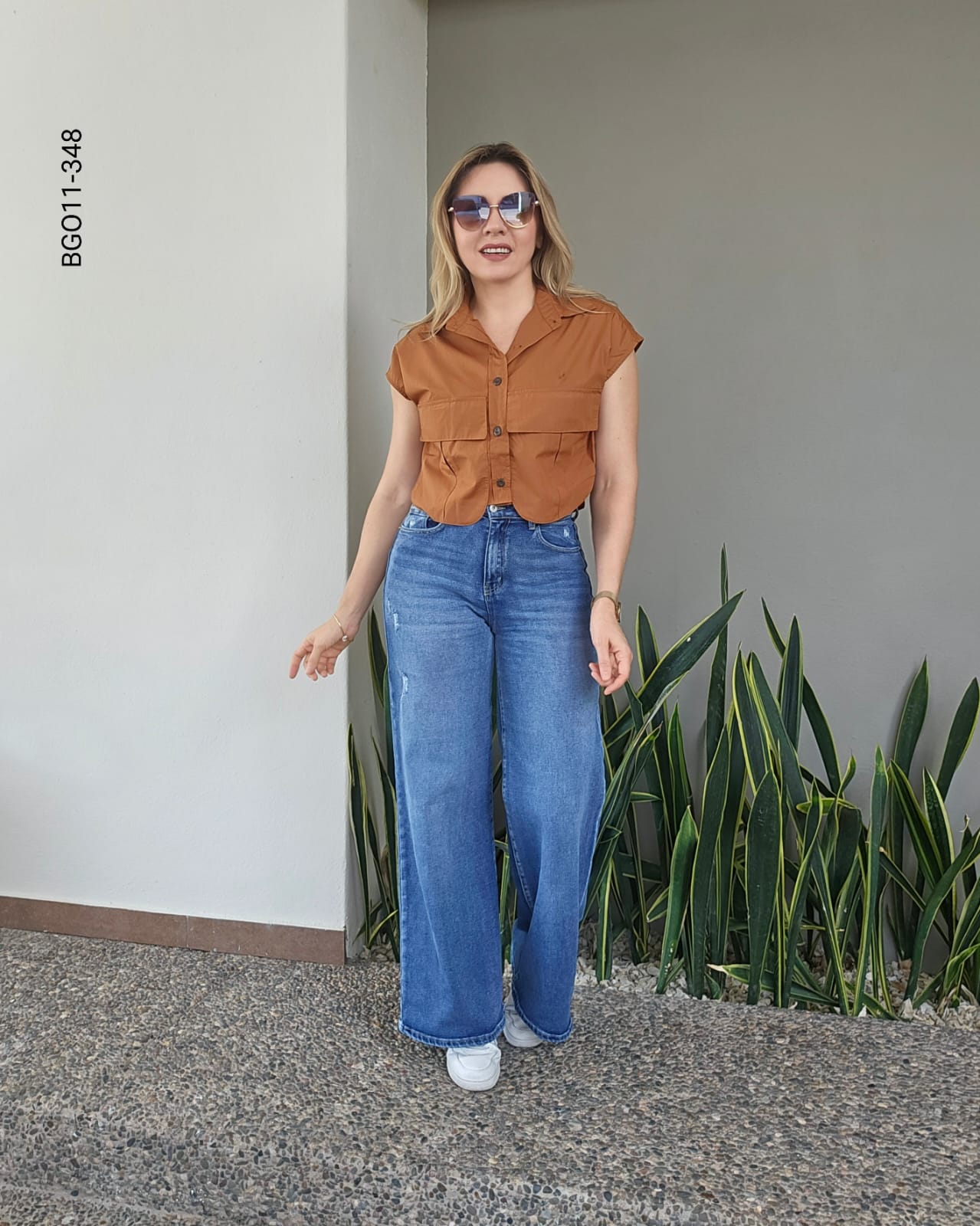 Blusa sin mangas cuello camisero K 348