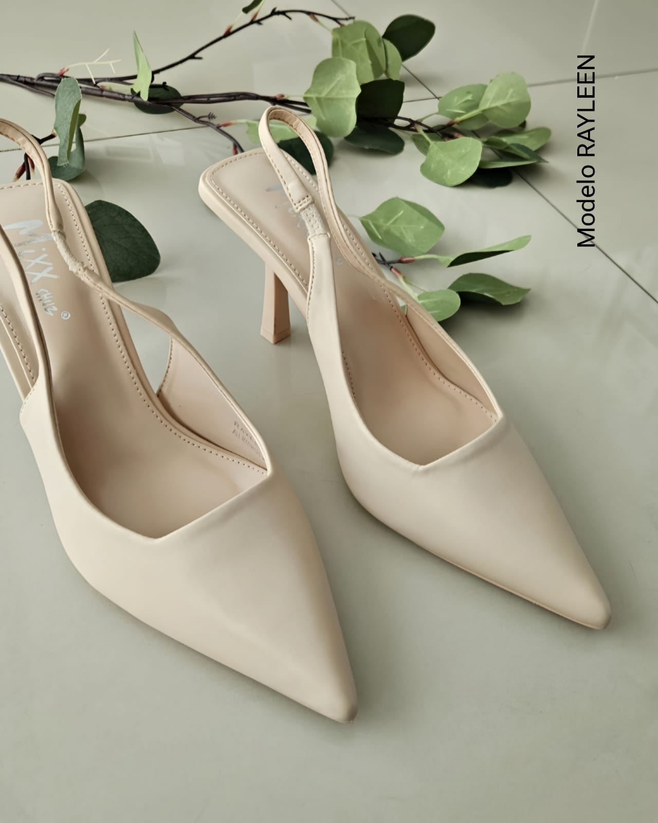 Zapatilla en punta tacon aguja RAYLEEN