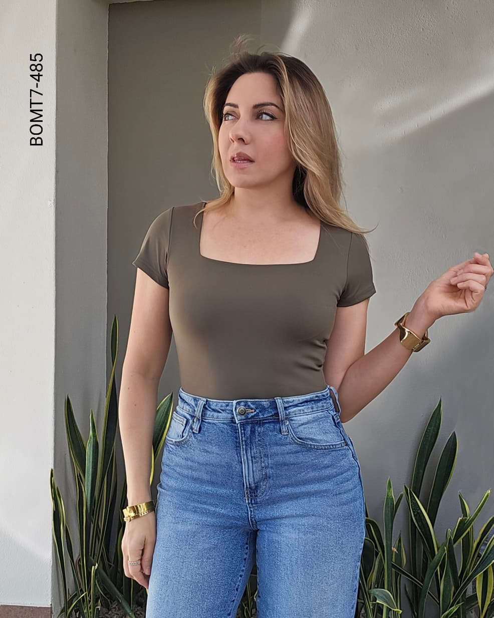 Body cuello cuadrado manga corta G 485